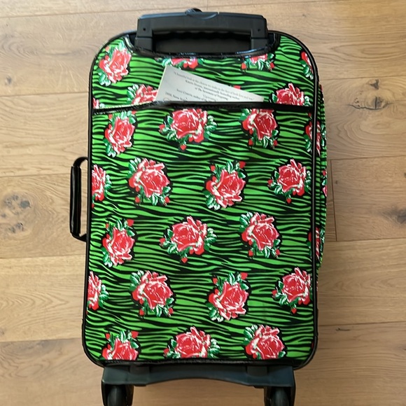 Fun Fun Betseyville Floral Rolling Suitcase - Picture 3 of 16